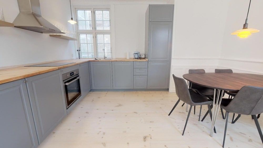 undefined 189m2 NEW Luxury Apt - City Central Prof Cleaning 8
