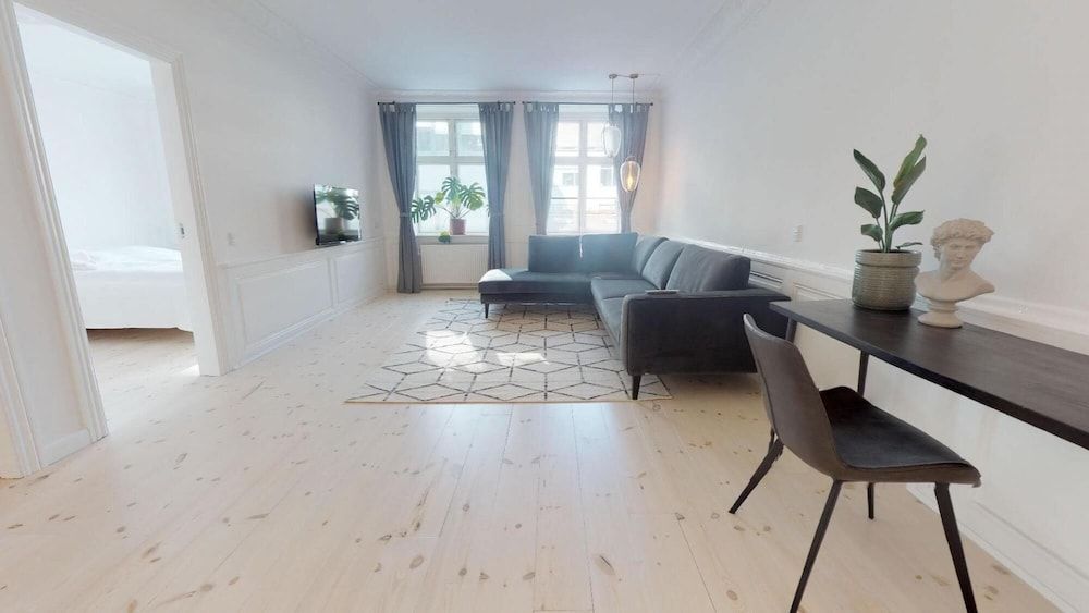 undefined 189m2 NEW Luxury Apt - City Central Prof Cleaning 4