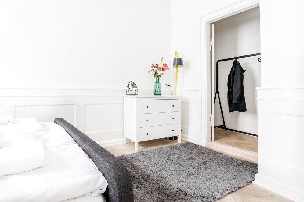 undefined 180sqm Luxury Apt City Center - 50M to Metro 2