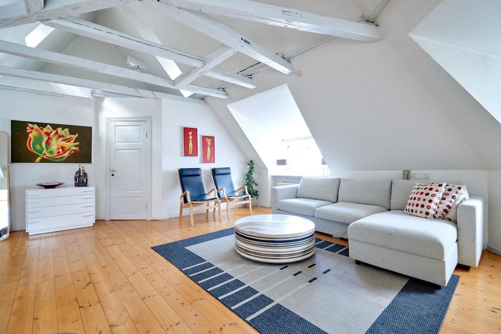 Bright Apartment Next to Tivoli Heart of CPH Apartment 38