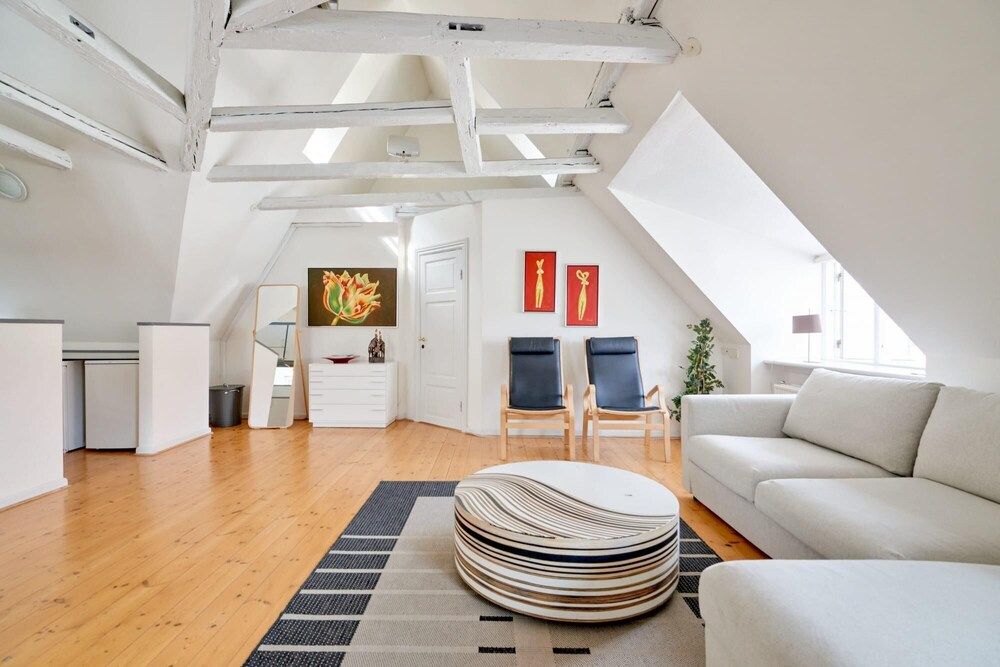 Bright Apartment Next to Tivoli Heart of CPH Apartment 50