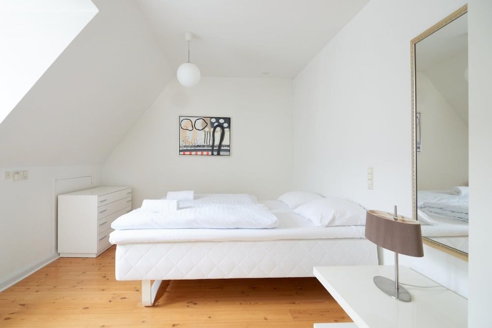 Bright Apartment Next to Tivoli Heart of CPH Apartment 43