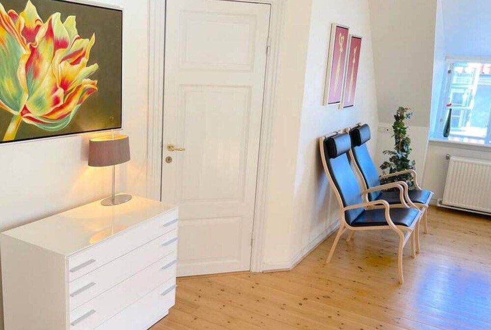 Bright Apartment Next to Tivoli Heart of CPH Apartment 35