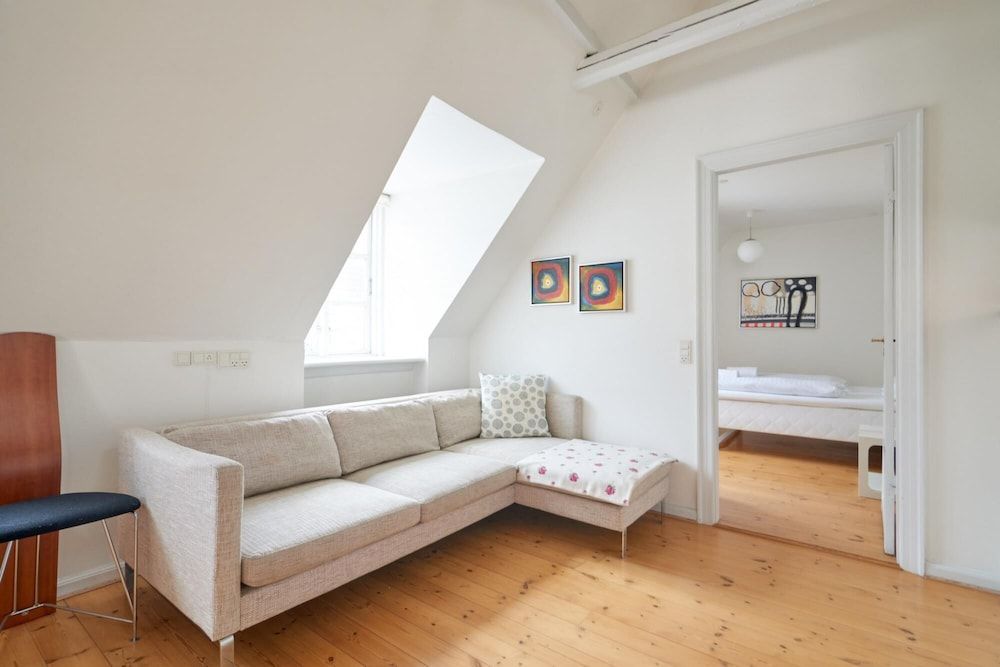 Bright Apartment Next to Tivoli Heart of CPH Apartment 70