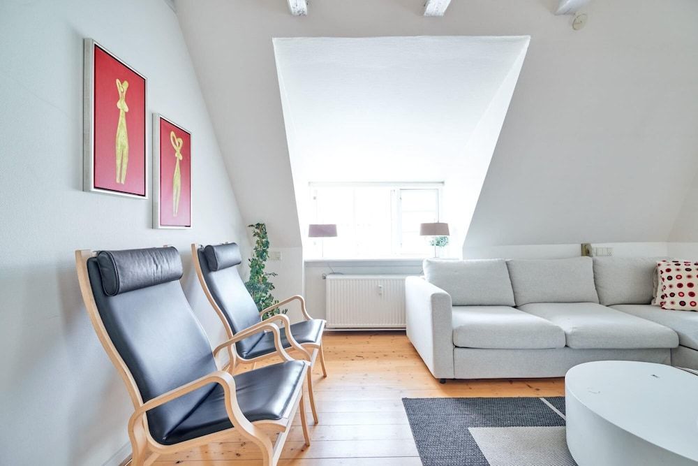 Bright Apartment Next to Tivoli Heart of CPH Apartment 51