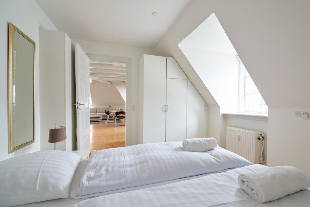 Bright Apartment Next to Tivoli Heart of CPH Apartment 69