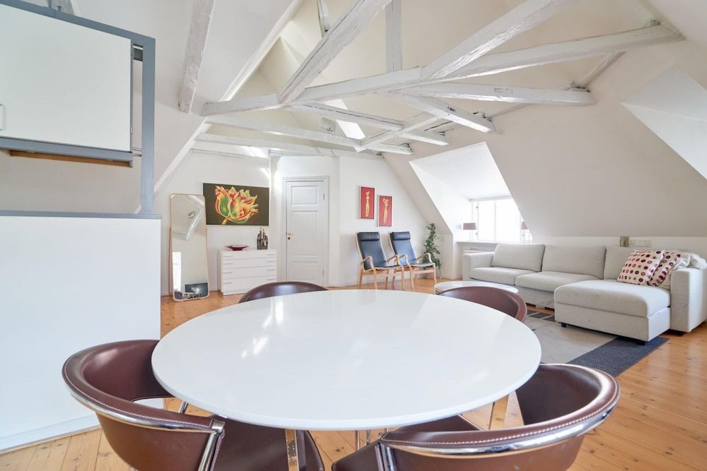 Bright Apartment Next to Tivoli Heart of CPH Apartment 72