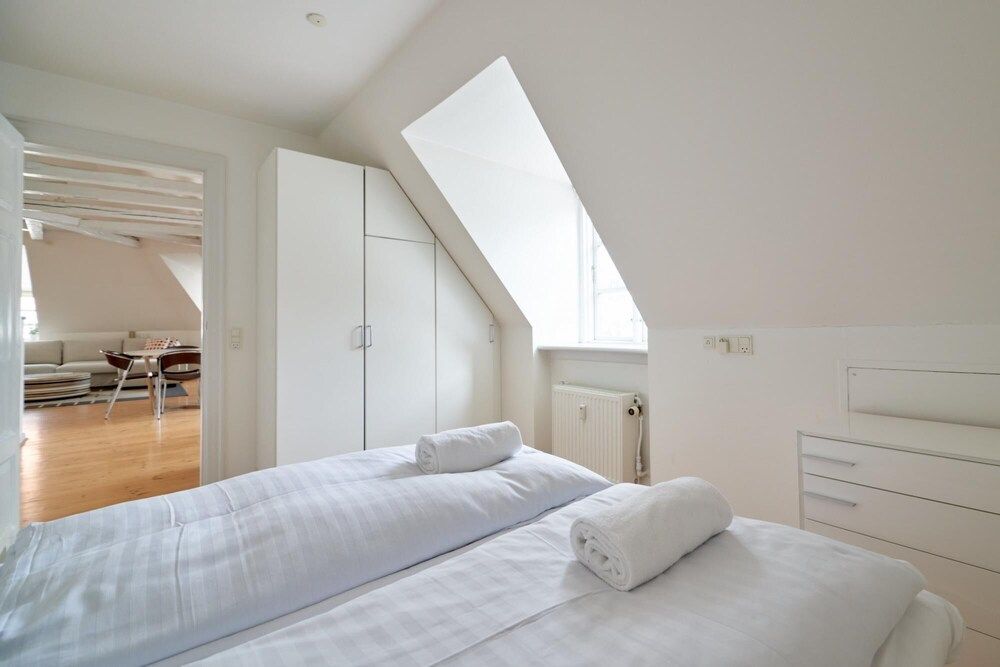 Bright Apartment Next to Tivoli Heart of CPH Apartment 49