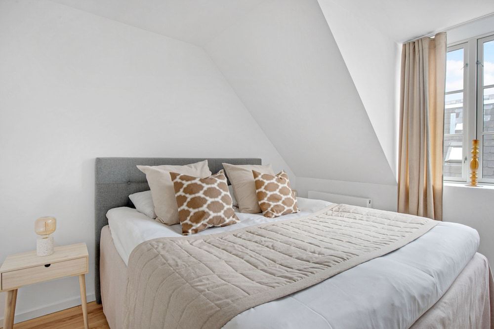 undefined Sanders Regent Adorable 1 Bdr Apt w Terrace 4