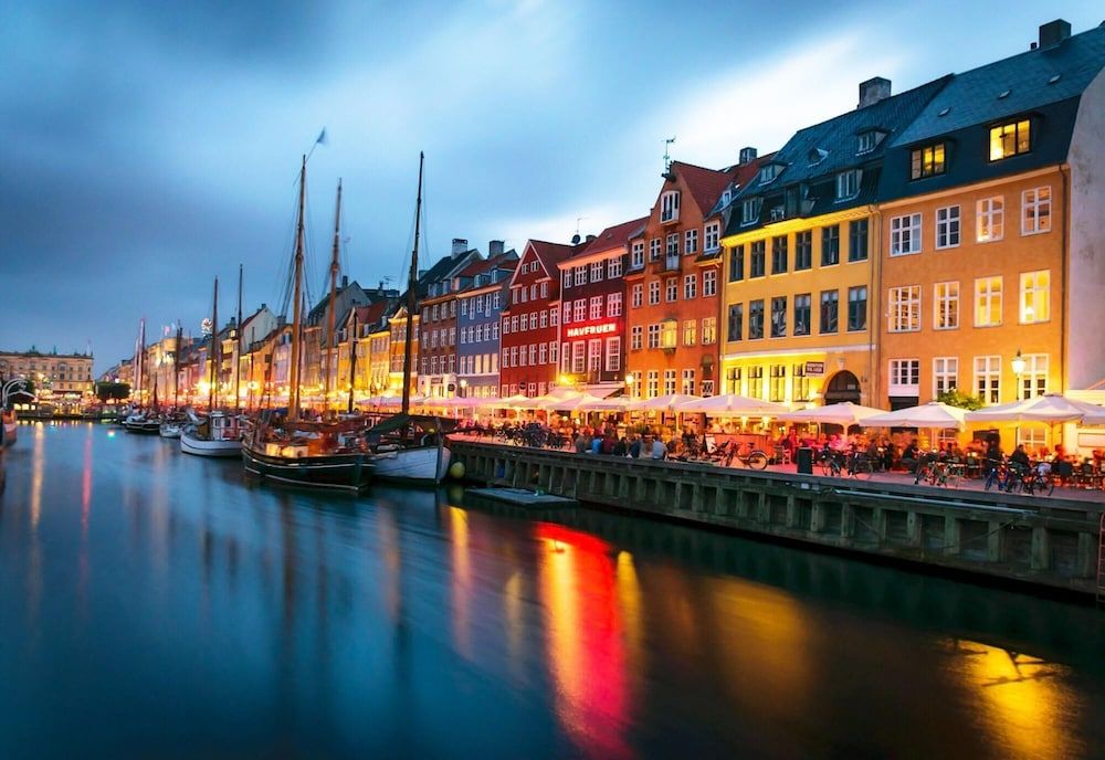 undefined Stylish Newly Furnished 2 BR Apt - Heart of CPH 7