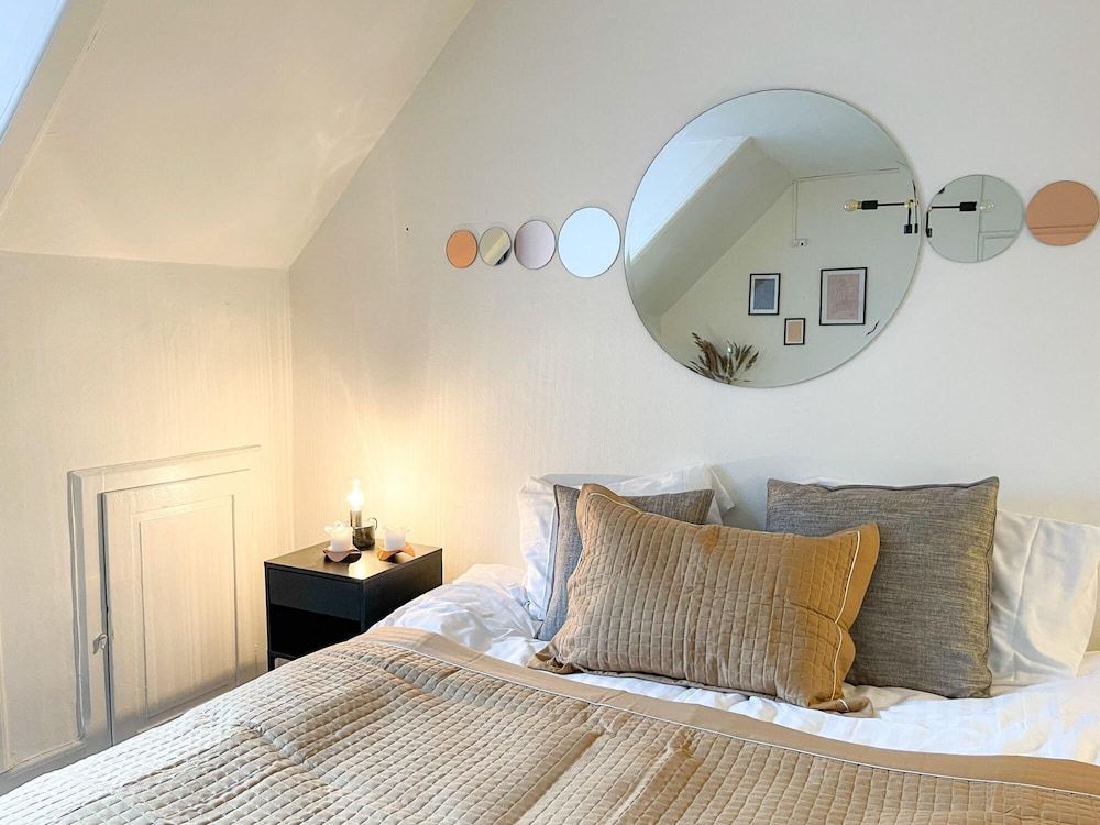 undefined Stylish Newly Furnished 2 BR Apt - Heart of CPH 3