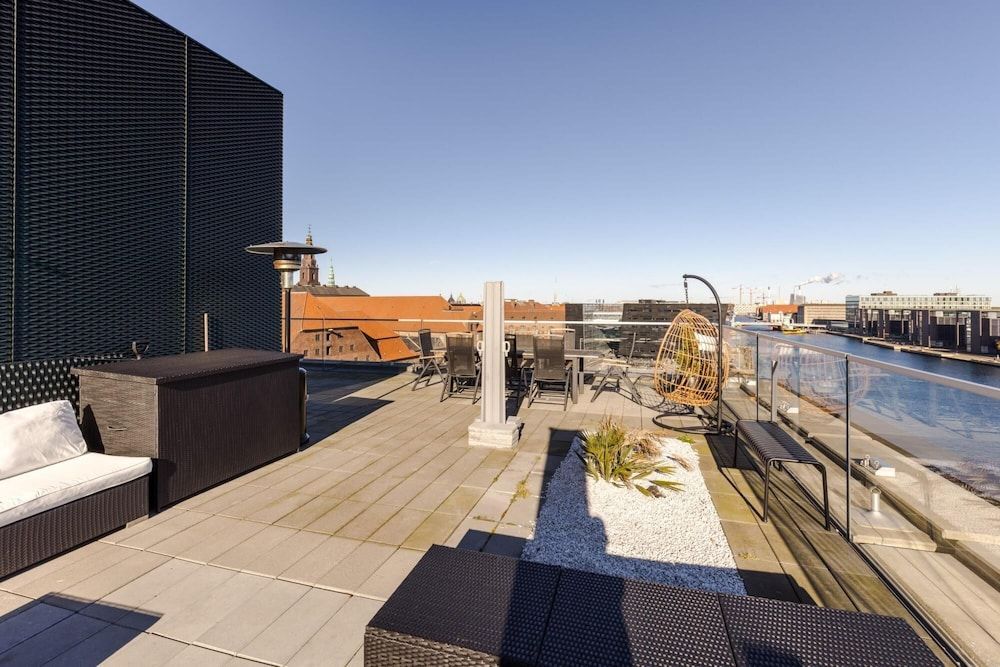 High-end Design Heart of CPH Apartment 60