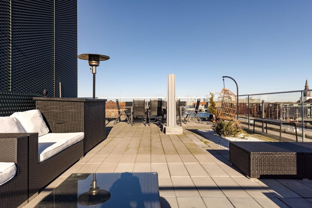 High-end Design Heart of CPH Apartment 30