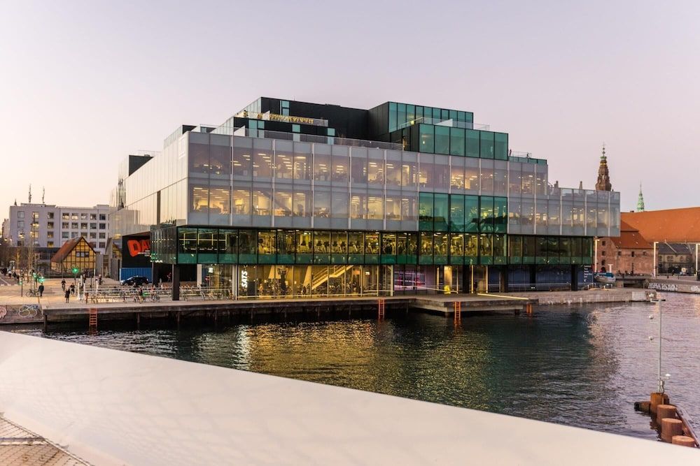 High-end Design Heart of CPH Apartment 33
