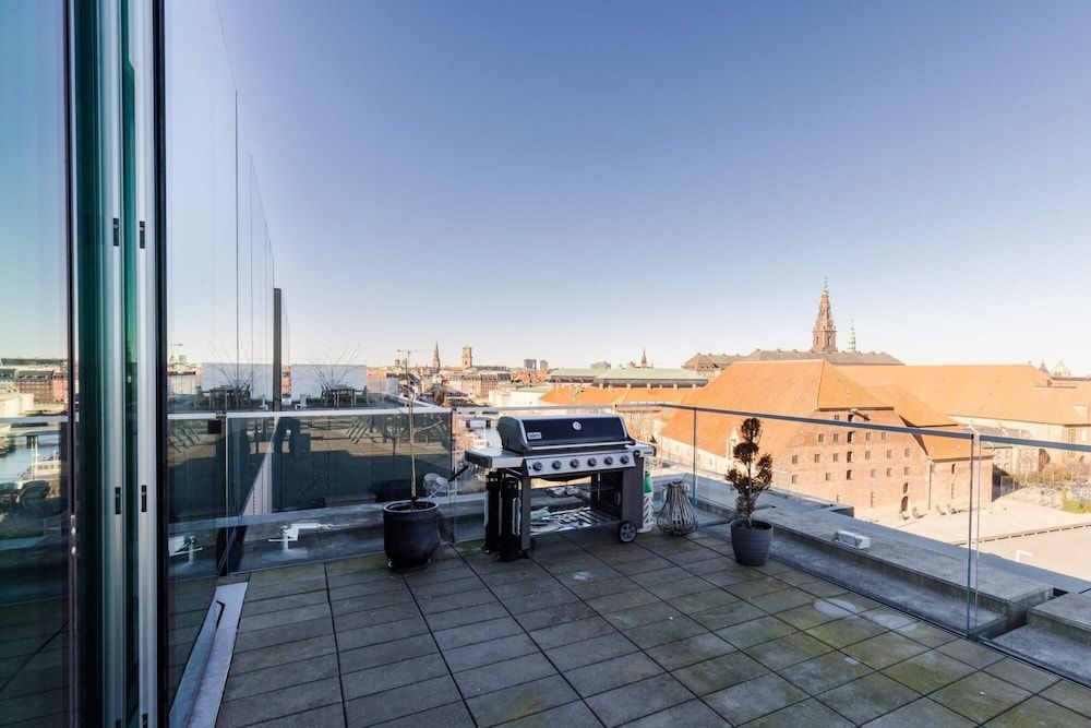 High-end Design Heart of CPH Apartment 25