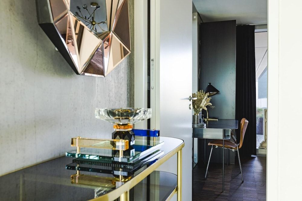 High-end Design Heart of CPH Apartment 90