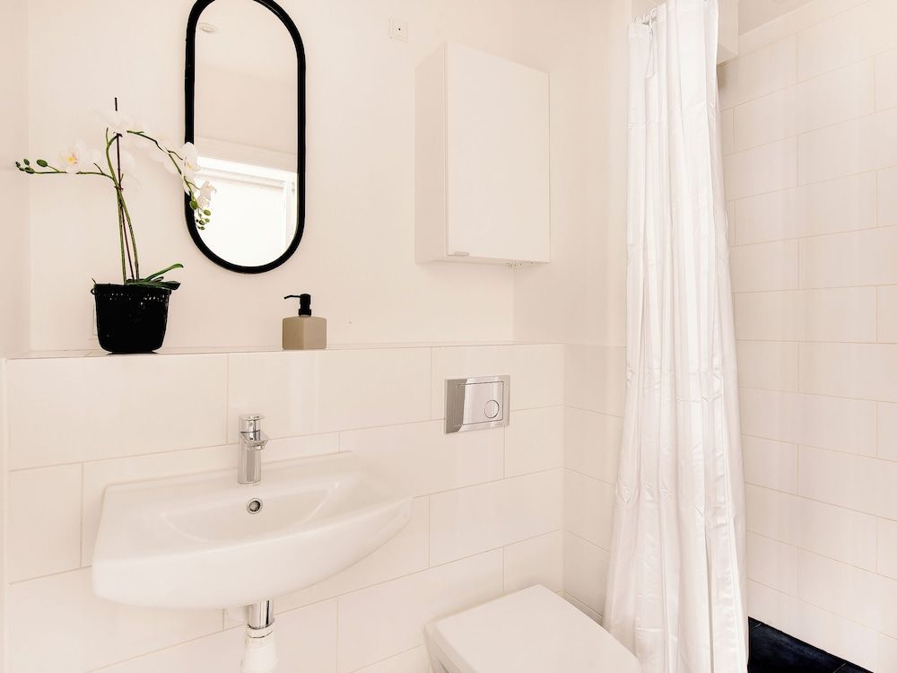 undefined Sanders City - Nimble 1 Bdr Apt In the Capital 10