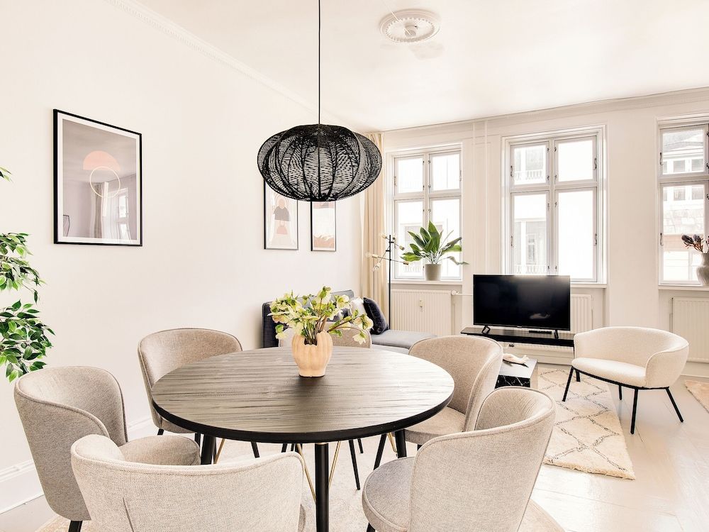 undefined Sanders City - Nimble 1 Bdr Apt In the Capital 4