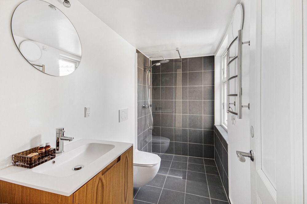 Sanders Regent - Treasured 3-bdr Apt With Terrace Apartment, 3 Bedrooms, Terrace, City View 10