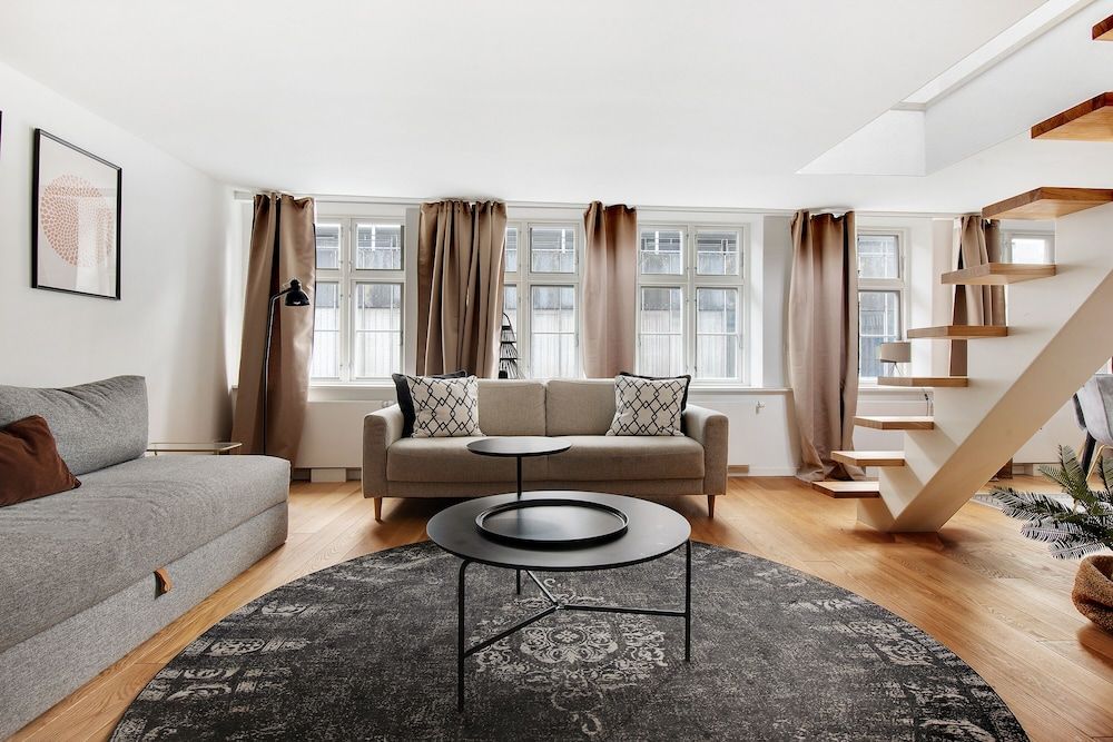 undefined Sanders Regent - Treasured 3-bdr Apt With Terrace 9