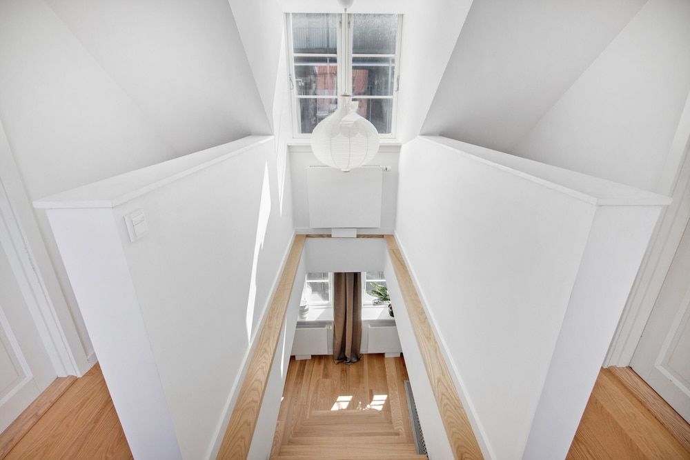 Sanders Regent - Treasured 3-bdr Apt With Terrace Apartment, 3 Bedrooms, Terrace, City View 12