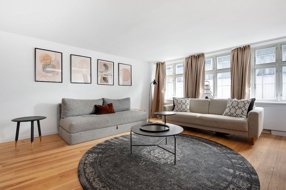 Sanders Regent - Treasured 3-bdr Apt With Terrace Apartment, 3 Bedrooms, Terrace, City View 13