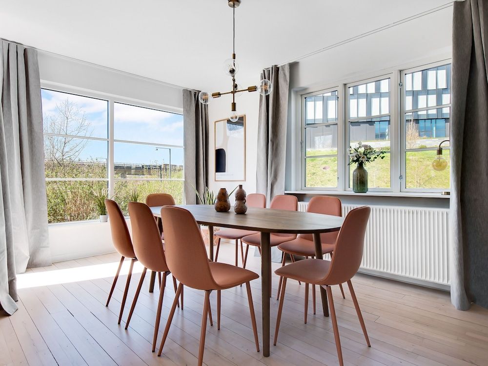 Sanders Charm - Chic 2-bdr Apt With Shared Garden