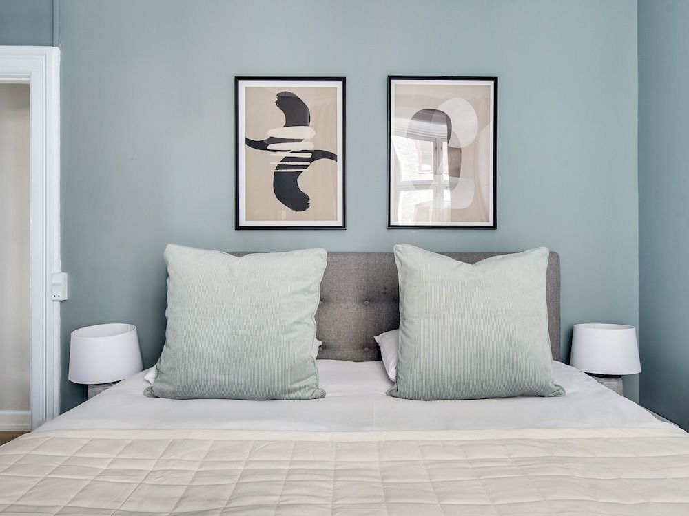 undefined Sanders Promenade - Chic 2-bdr Apt w Water View 9