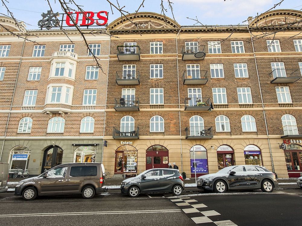 undefined Sanders Promenade - Chic 2-bdr Apt w Water View 5