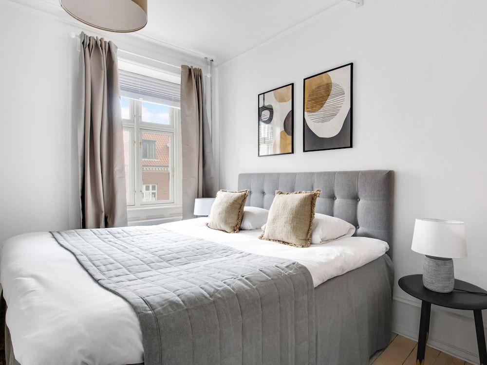 undefined Sanders Stage - Charming 3-bdr. Apt. Near Nyhavn 10