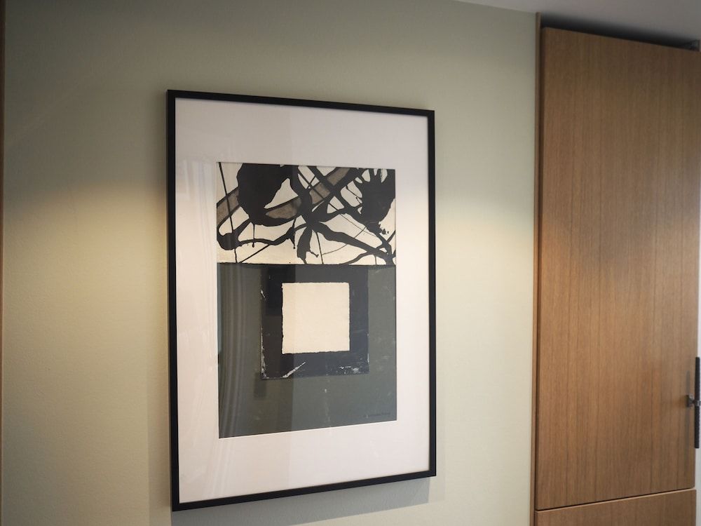 undefined Hypernym Hotel & Suites 10