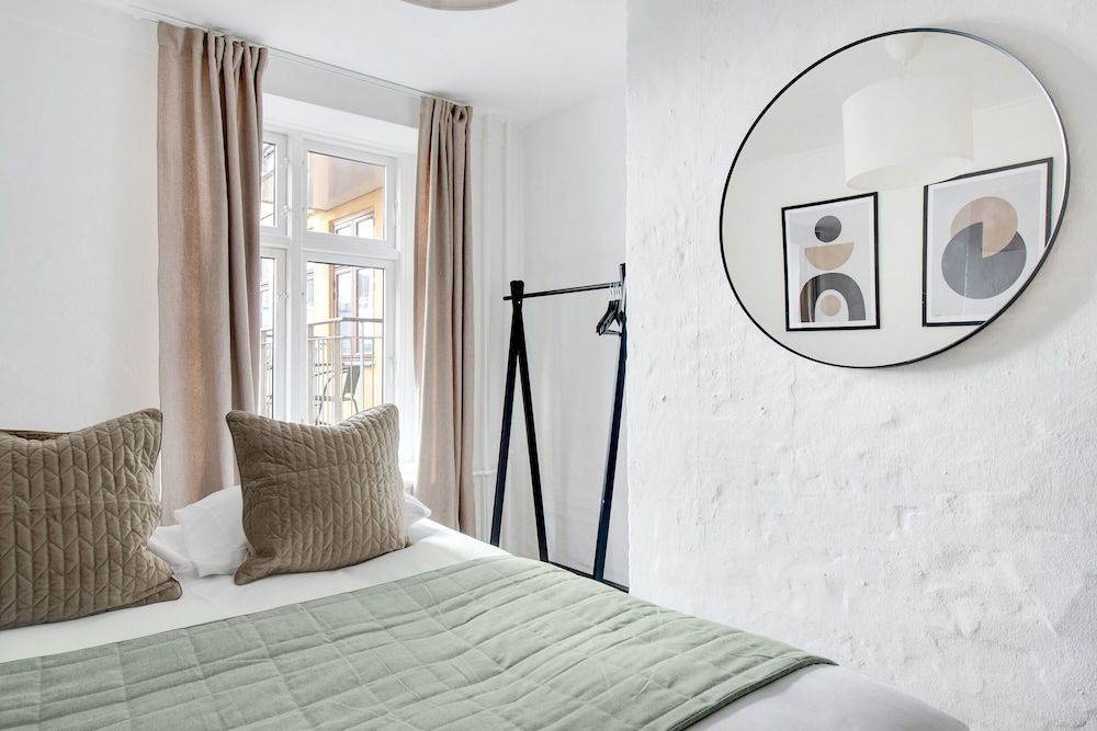 undefined Sanders City - Pleasant 4-bdr Apt in the Capital 9