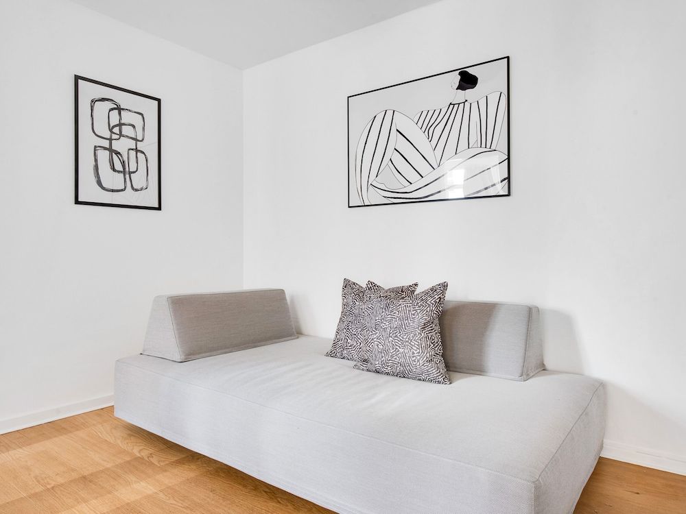undefined Sanders City - Pleasant 4-bdr Apt in the Capital 10