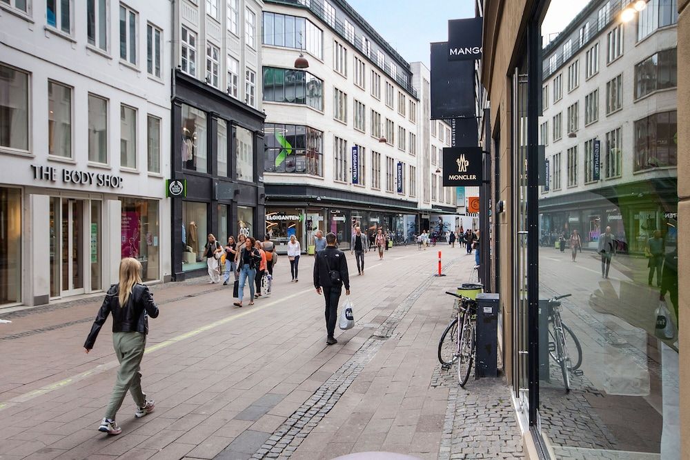 undefined Sanders Regent - Lovely 2-bdr Apt w Terrace 2