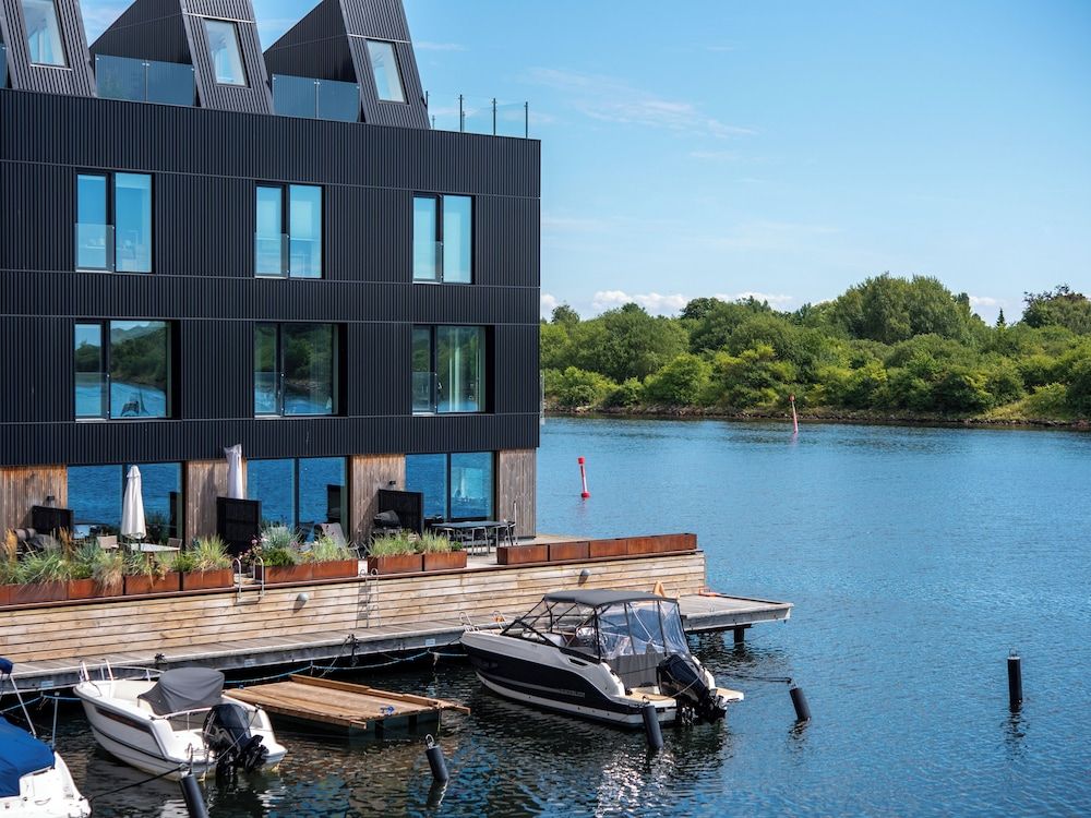 undefined Sanders Pier - Cozy 3 Bdr Townhouse With Terrace 9