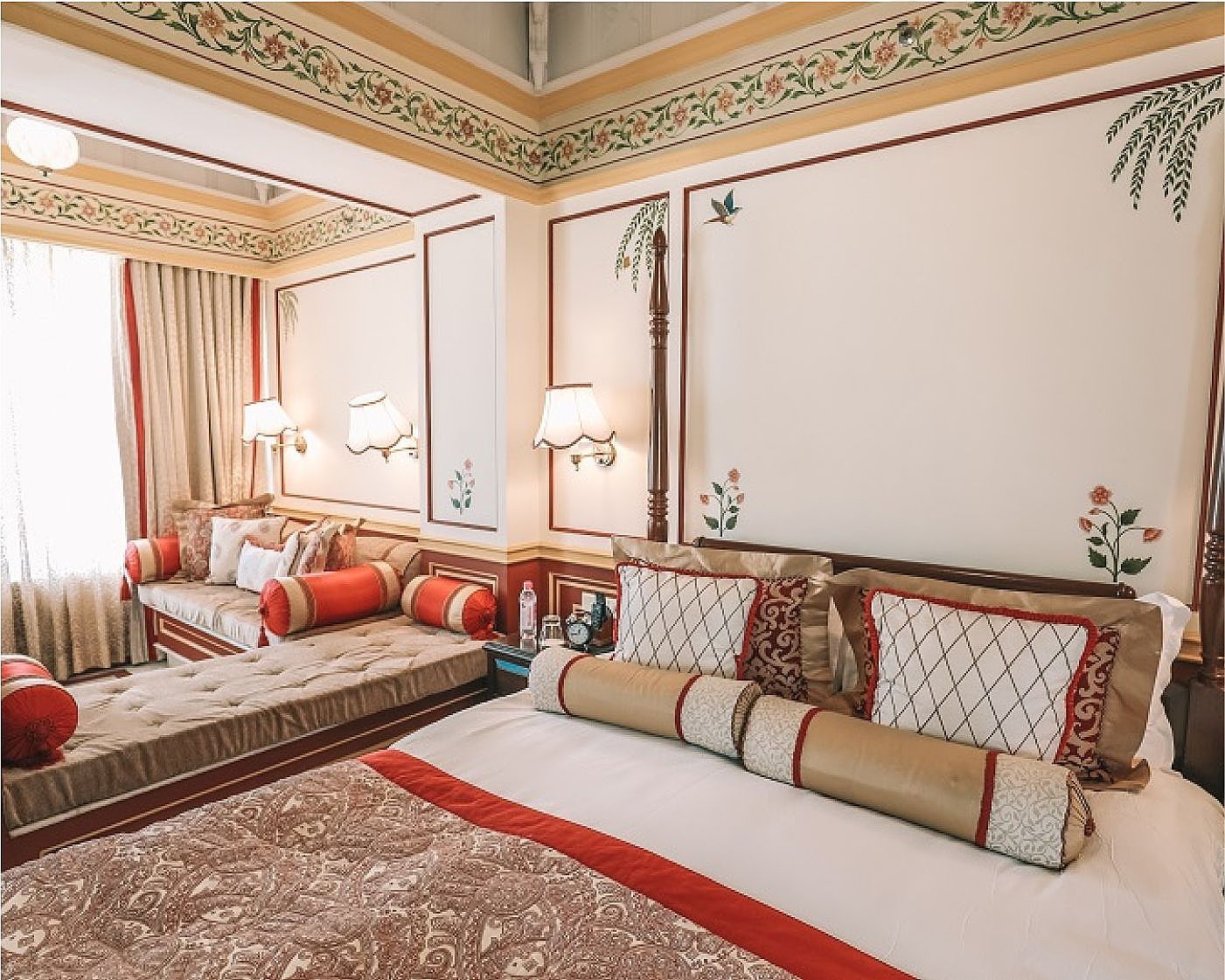 Palace Room, 2 Twin Beds, Lake View