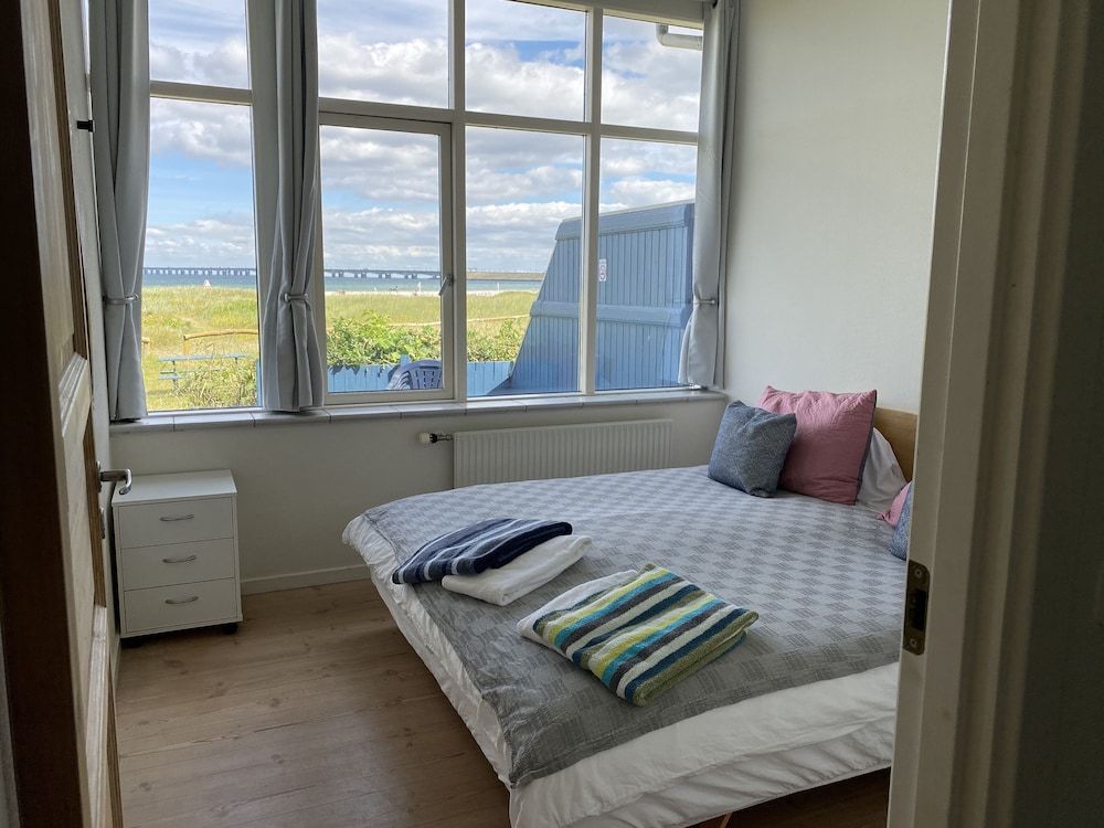 Skaerven Beachfront Condos and Cottage Apartment, 2 Bedrooms, Non Smoking, Ocean View (B) 11