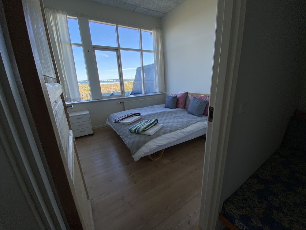 Skaerven Beachfront Condos and Cottage Apartment, 2 Bedrooms, Non Smoking, Ocean View (B) 26