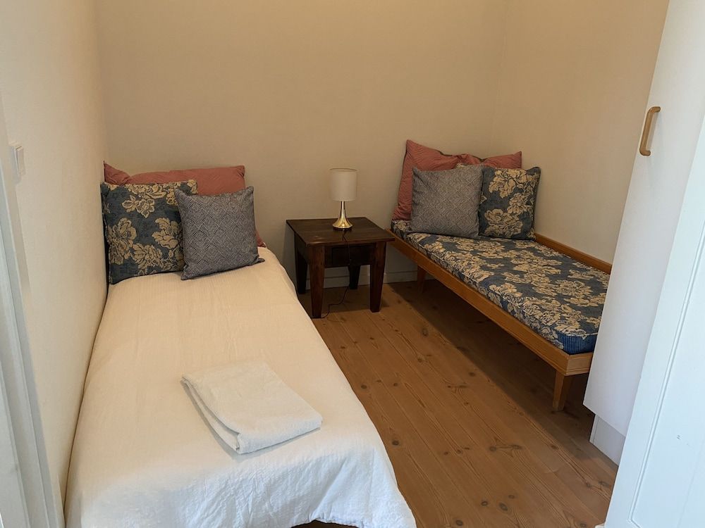 Skaerven Beachfront Condos and Cottage Apartment, 2 Bedrooms, Non Smoking, Ocean View (B)