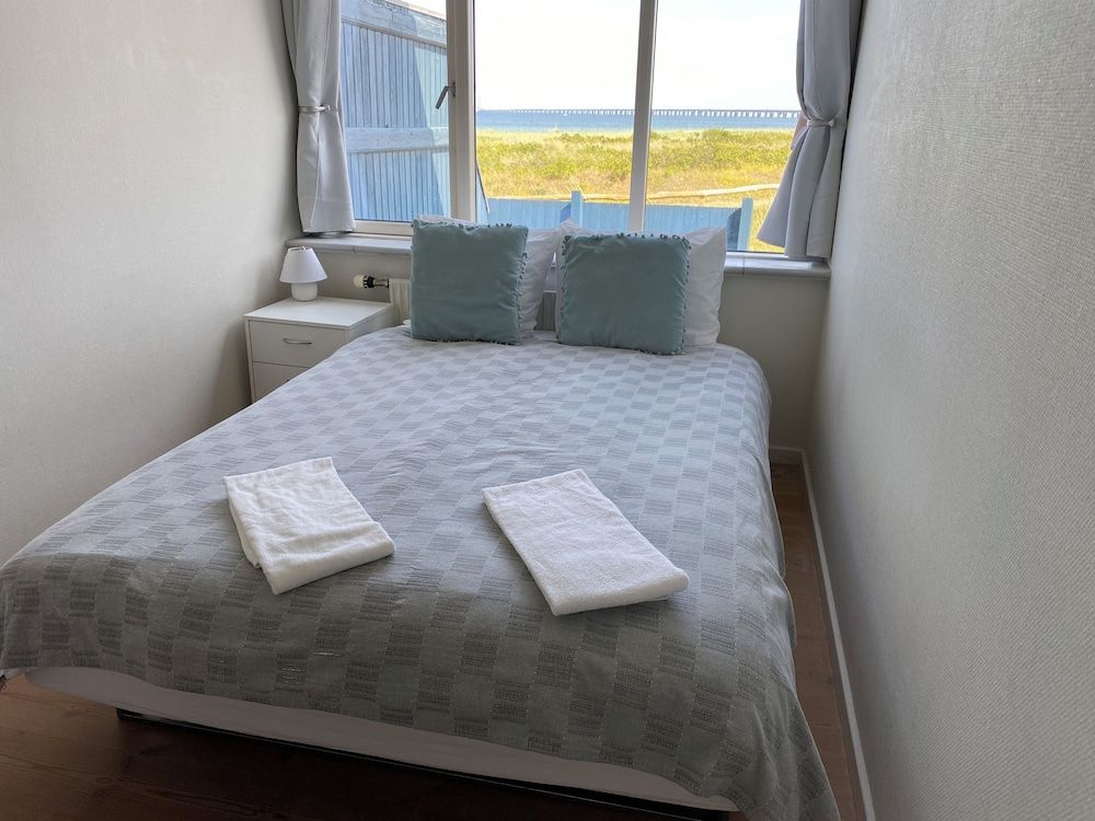 Skaerven Beachfront Condos and Cottage Apartment, 2 Bedrooms, Non Smoking, Ocean View (B) 18