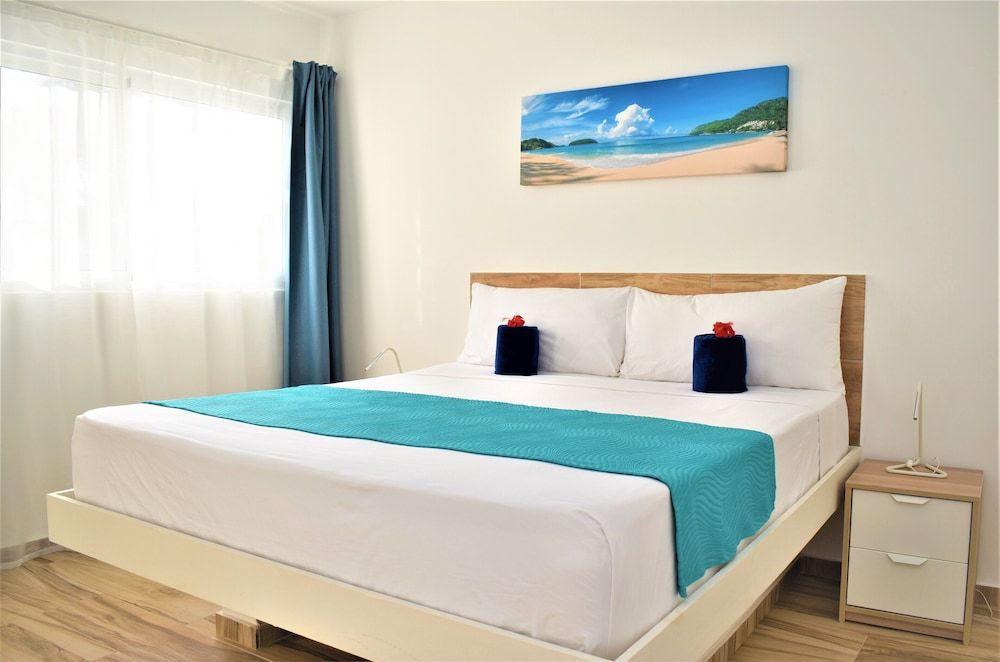 Tropical Casa Laguna Standard Double Room, 1 King Bed, Pool View 2