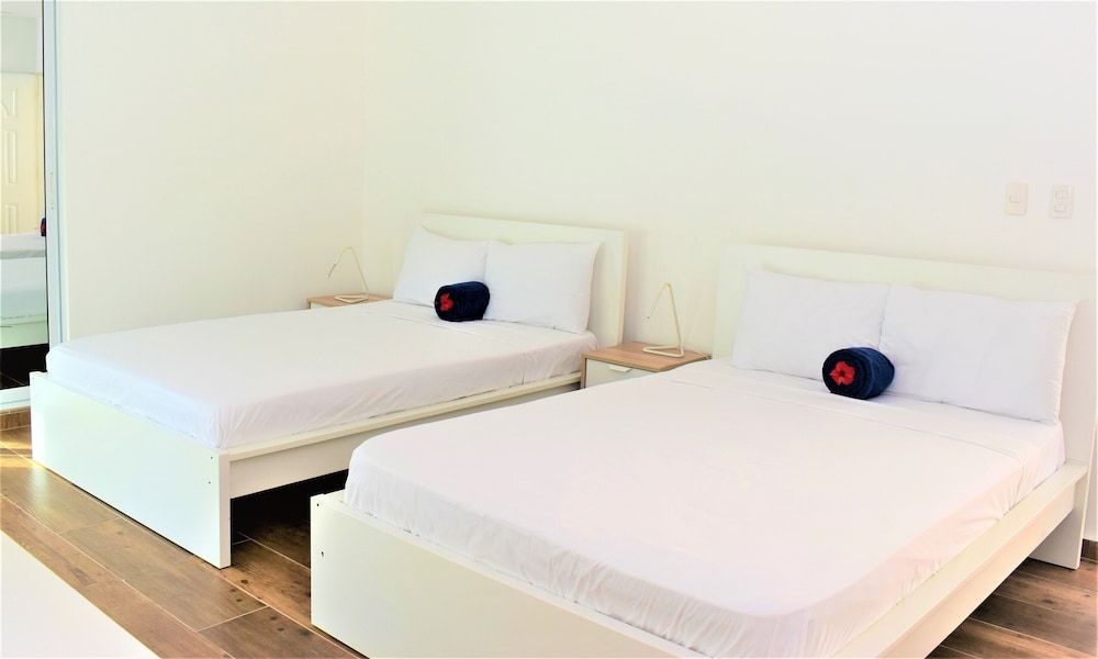 Tropical Casa Laguna Superior Twin Room, 2 Queen Beds, Pool View