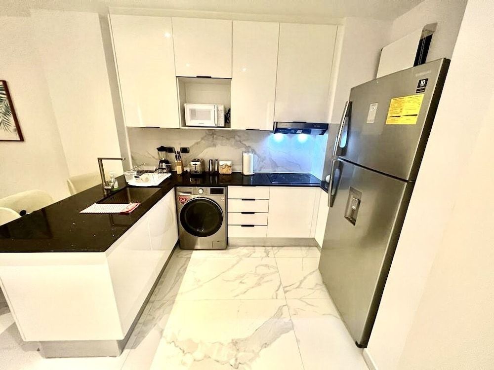 Condo, 2 Bedrooms, Accessible, Smoking