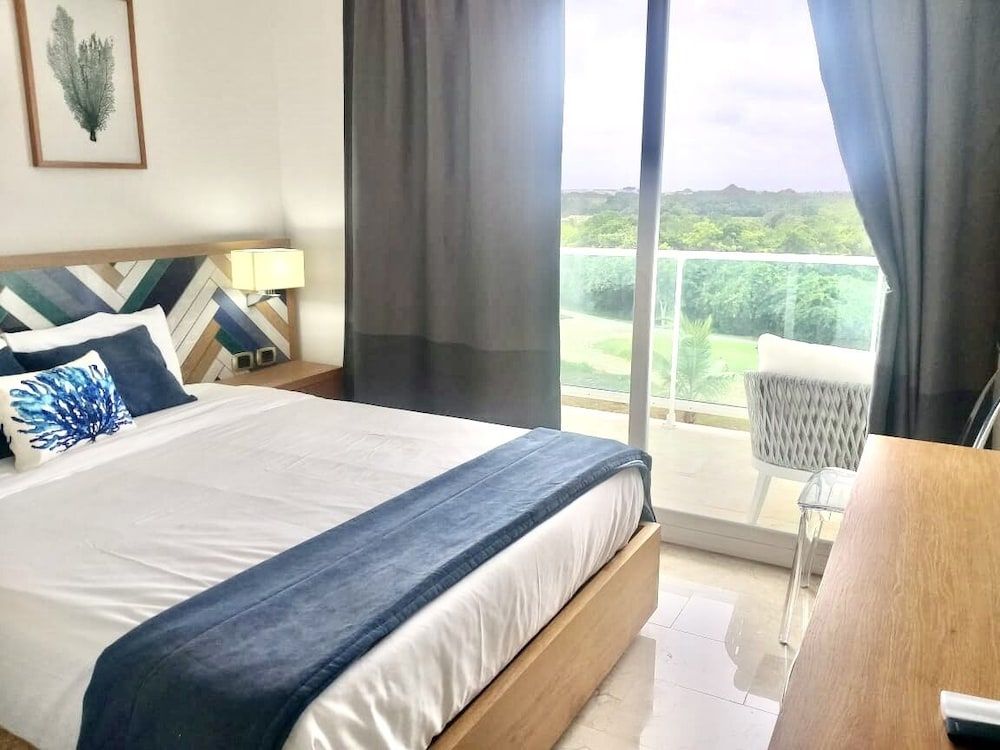 Condo, 2 Bedrooms, Accessible, Smoking