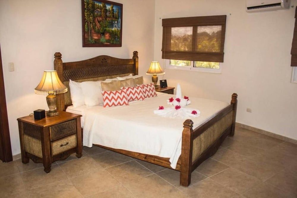 Villa (4 Bedrooms)