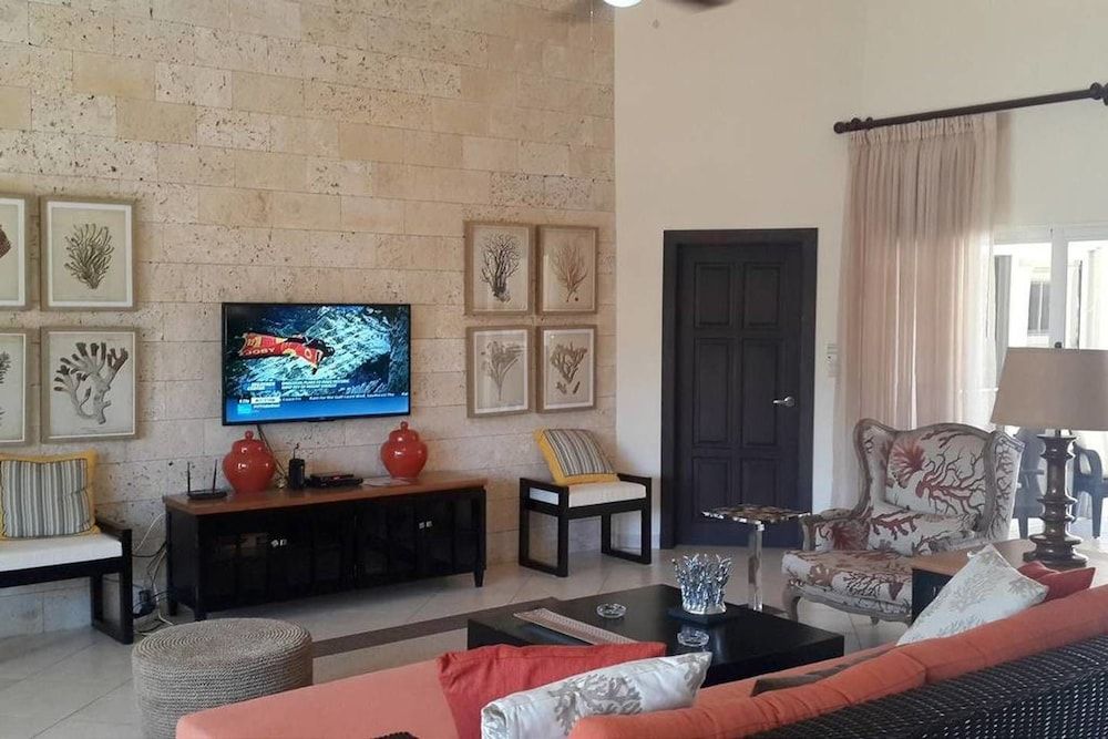 Villa (6 Bedrooms)