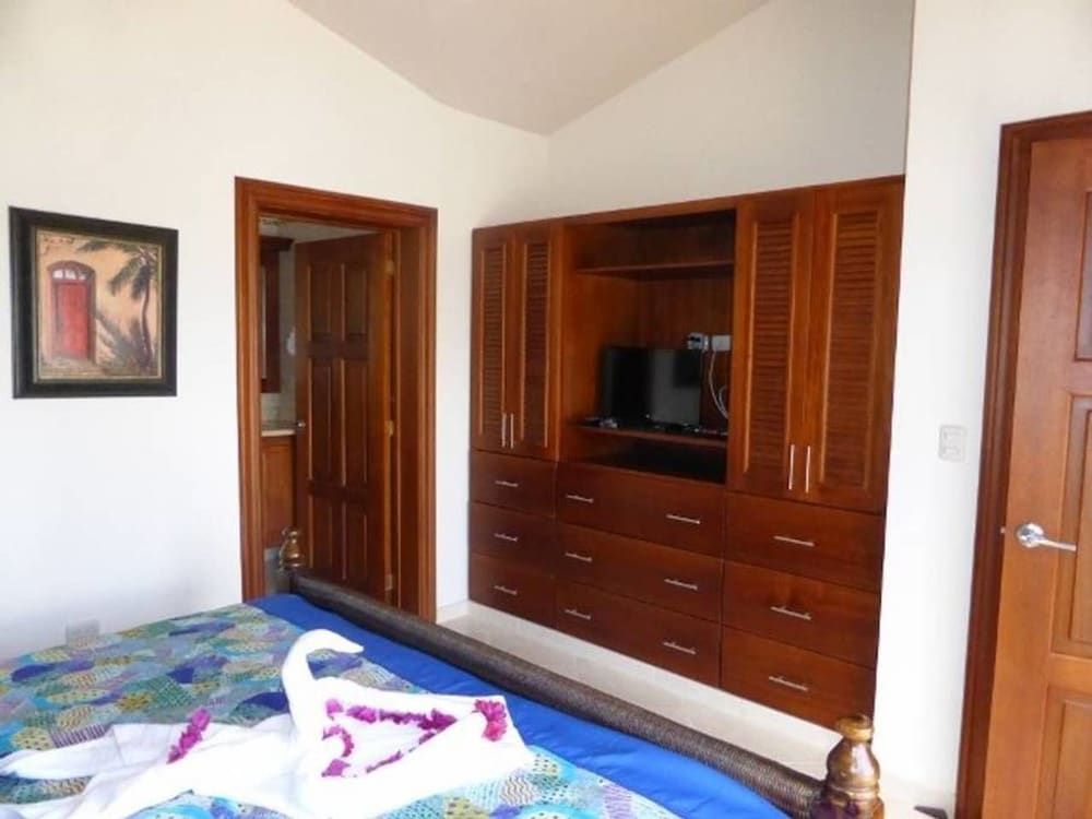 Villa (4 Bedrooms)