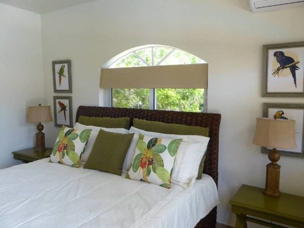 Villa (6 Bedrooms)
