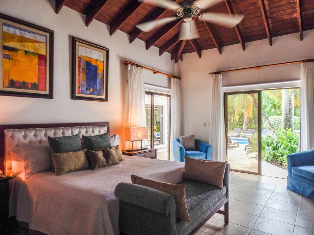 Villa, 1 King Bed, Non Smoking
