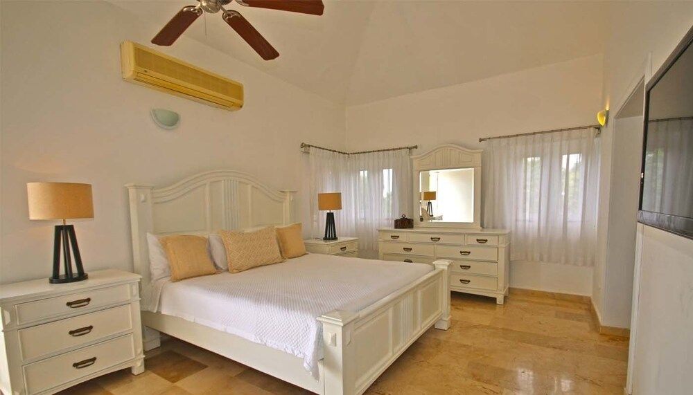 Villa, 1 King Bed, Non Smoking